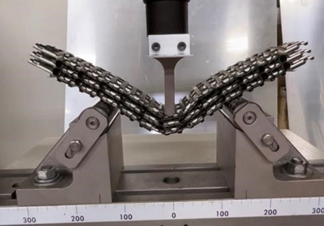 3-point beding test of lattice porous metal